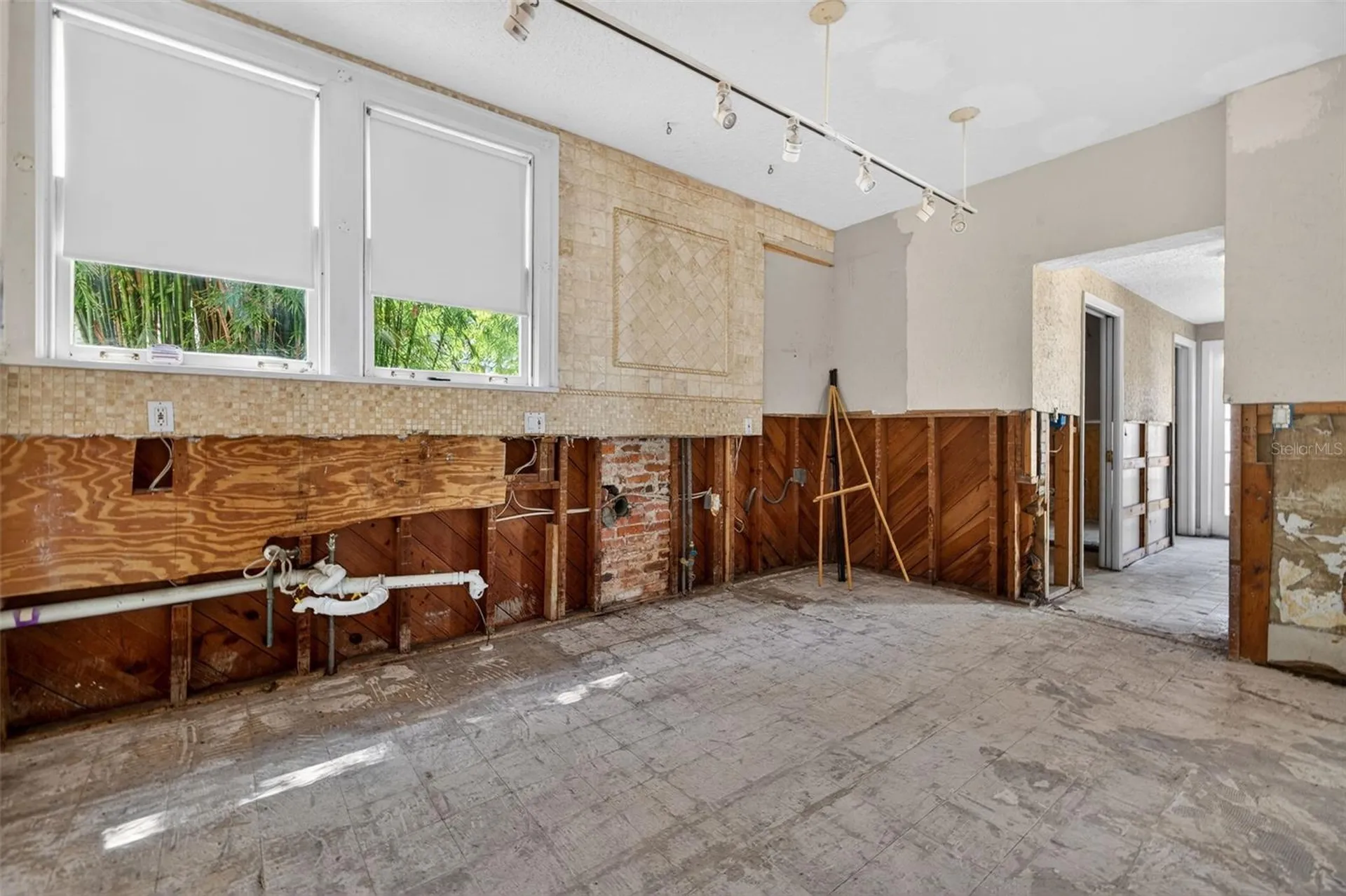 835 16th Avenue NE St Petersburg FL 33704