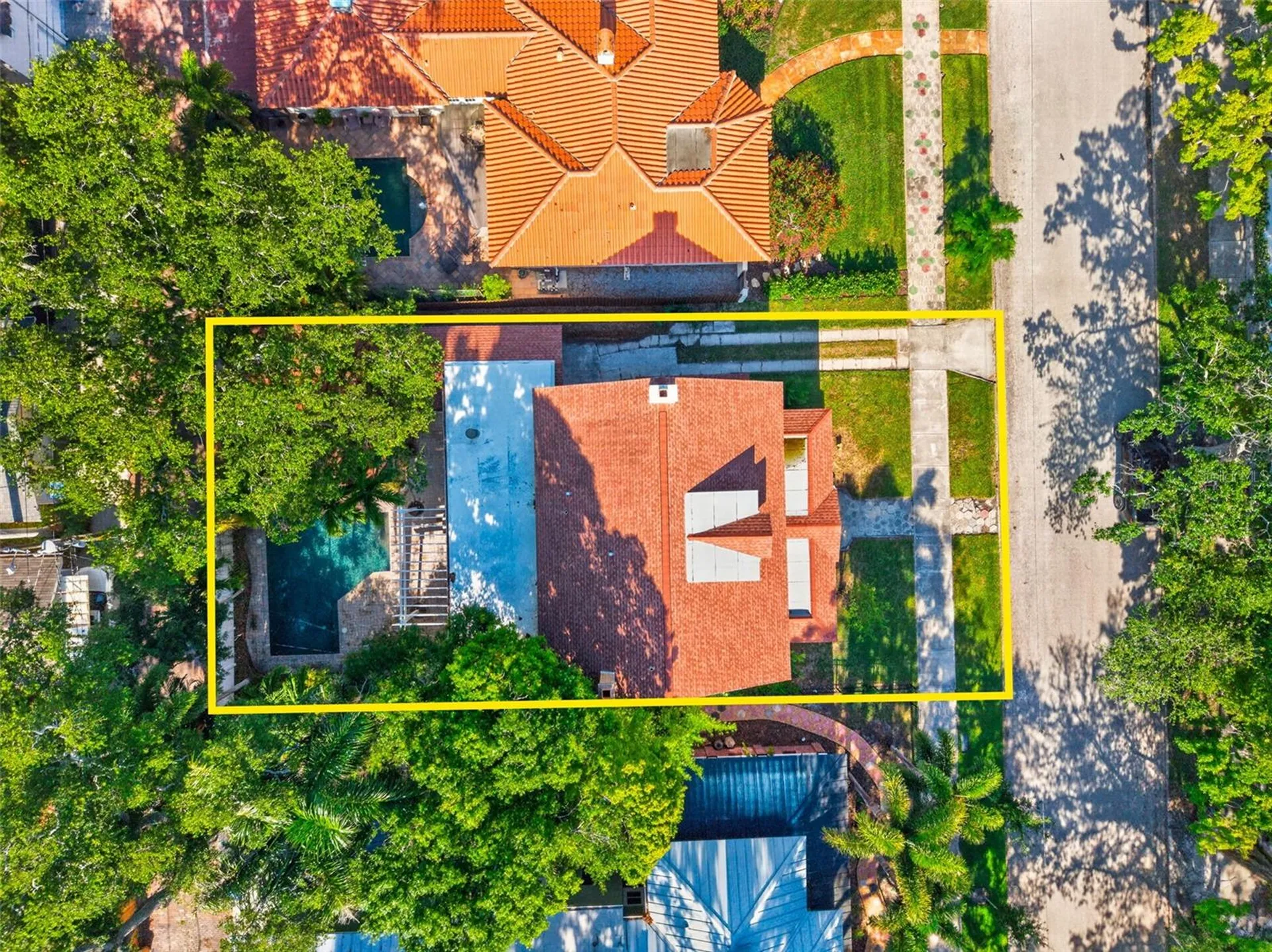835 16th Avenue NE St Petersburg FL 33704
