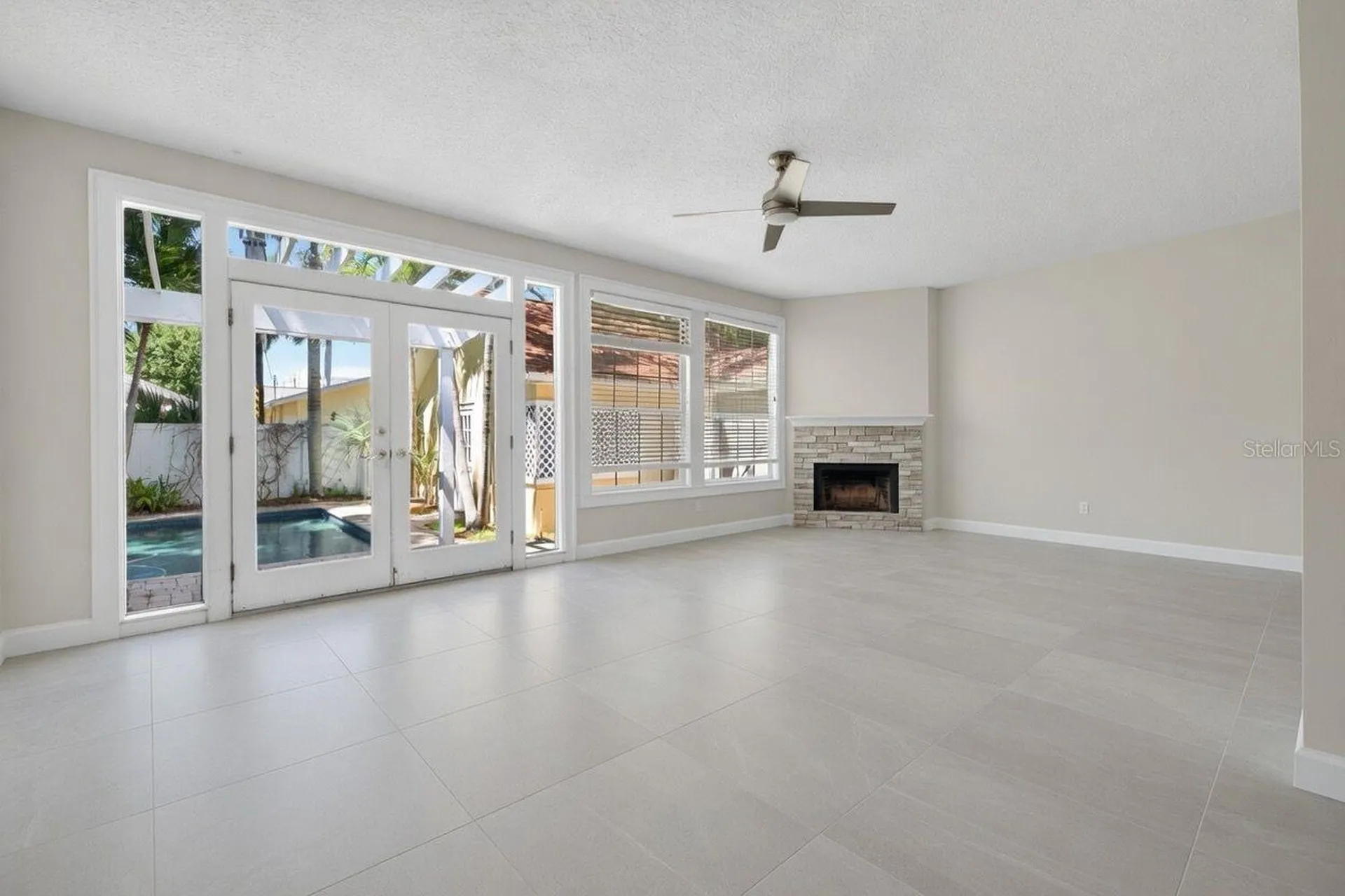 835 16th Avenue NE St Petersburg FL 33704