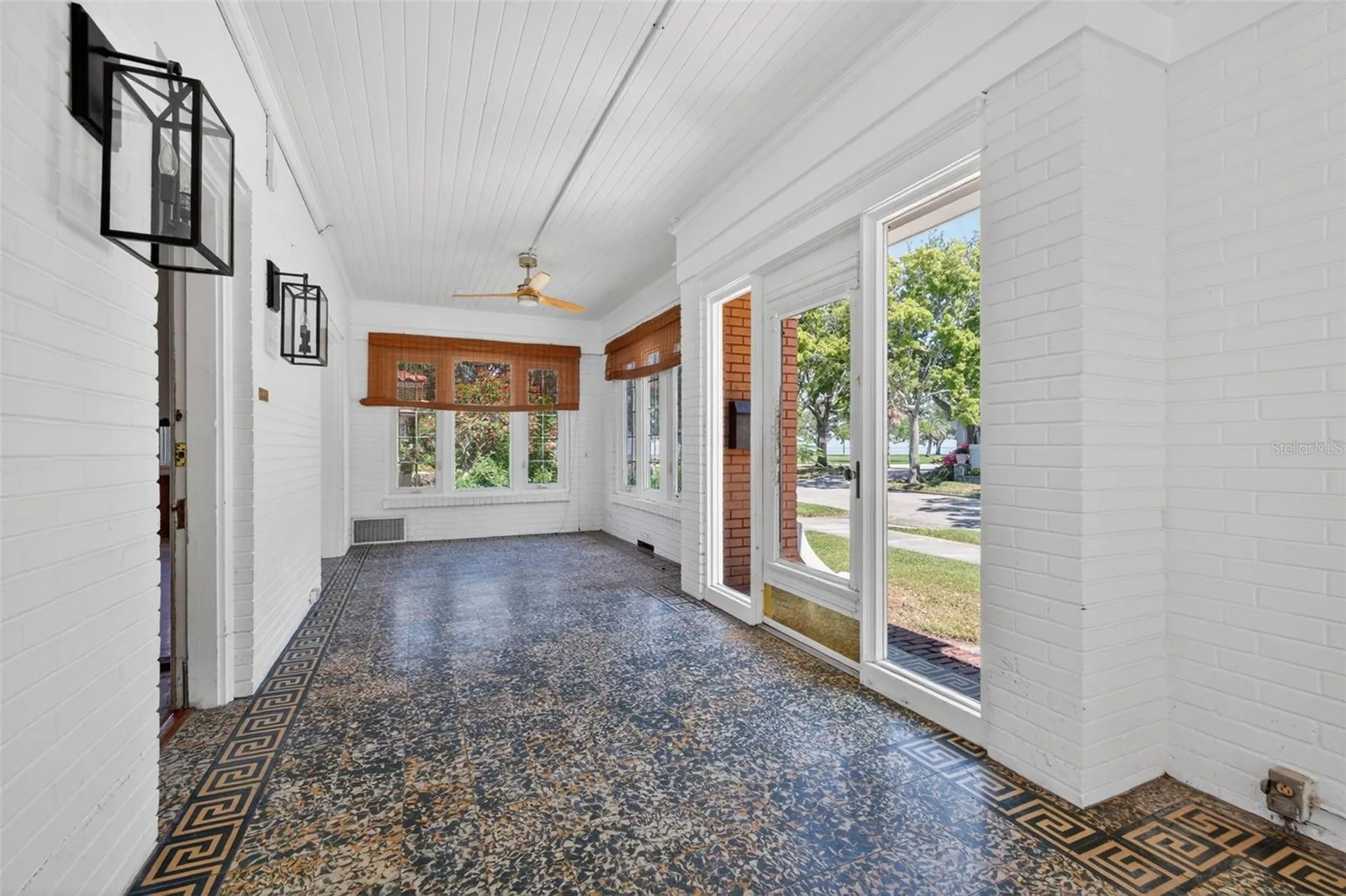 835 16th Avenue NE St Petersburg FL 33704