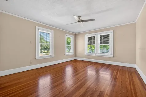 835 16th Avenue NE St Petersburg FL 33704