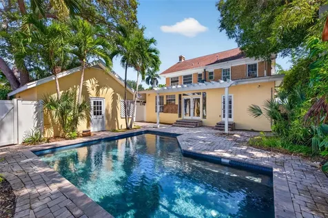 835 16th Avenue NE St Petersburg FL 33704
