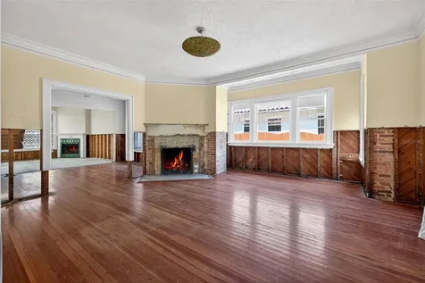 835 16th Avenue NE St Petersburg FL 33704