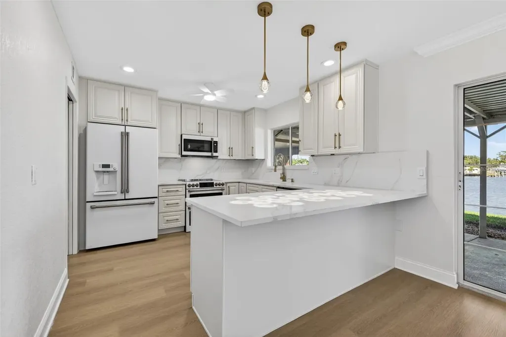 6497 Cape Hatteras Way NE St Petersburg FL 33702