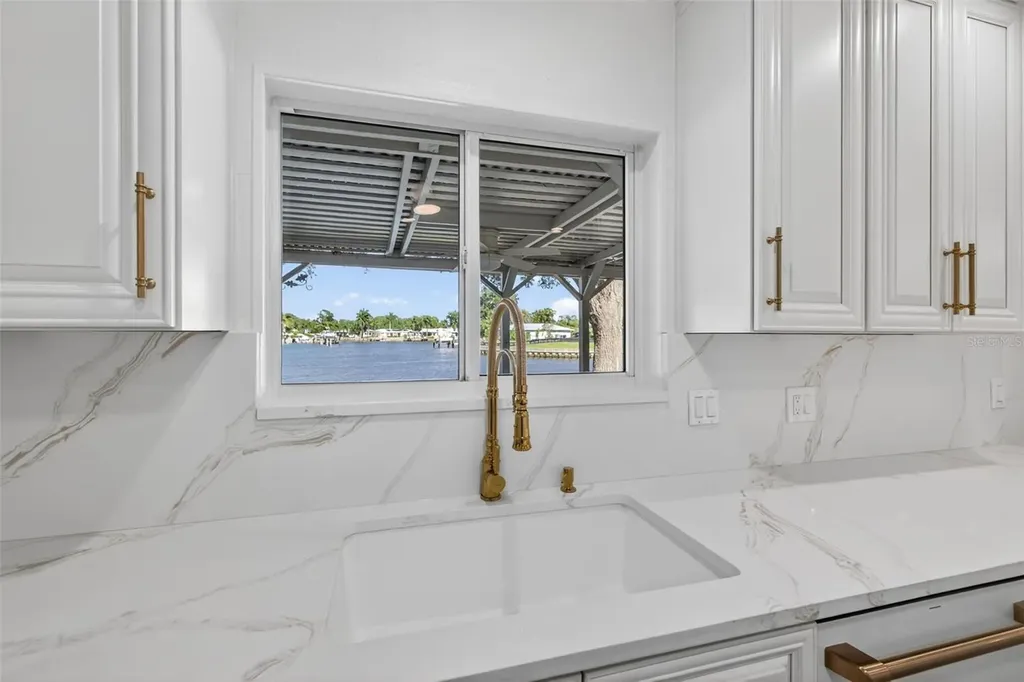 6497 Cape Hatteras Way NE St Petersburg FL 33702