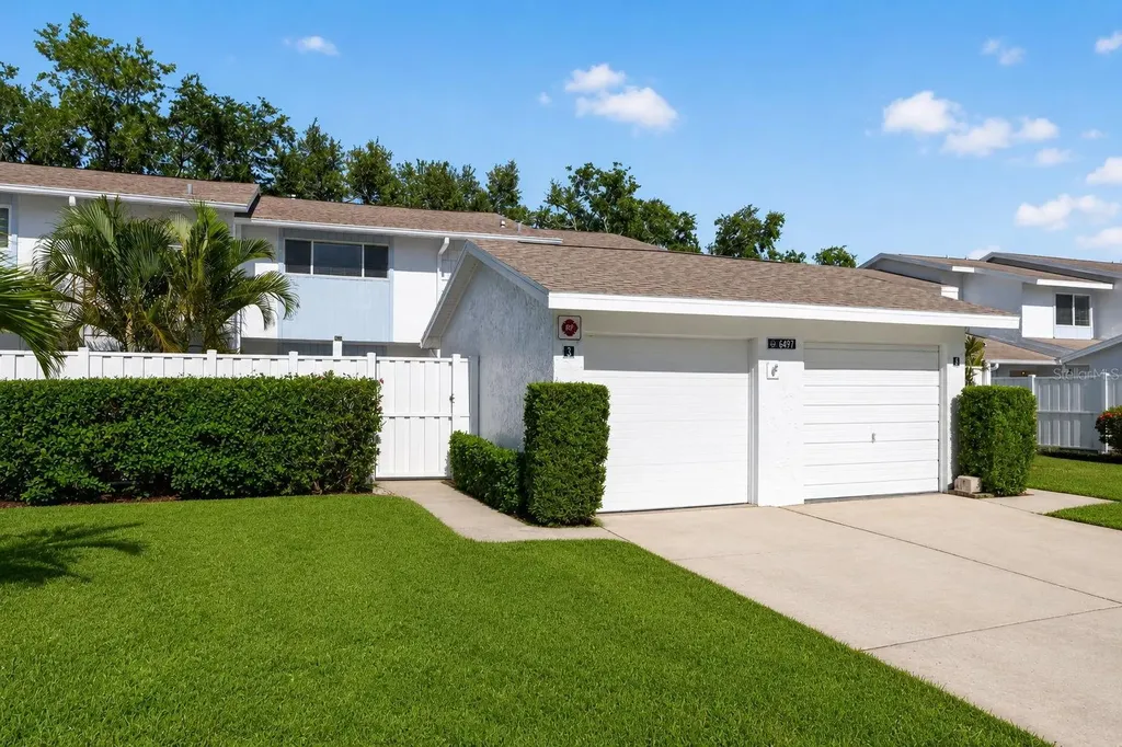 6497 Cape Hatteras Way NE St Petersburg FL 33702