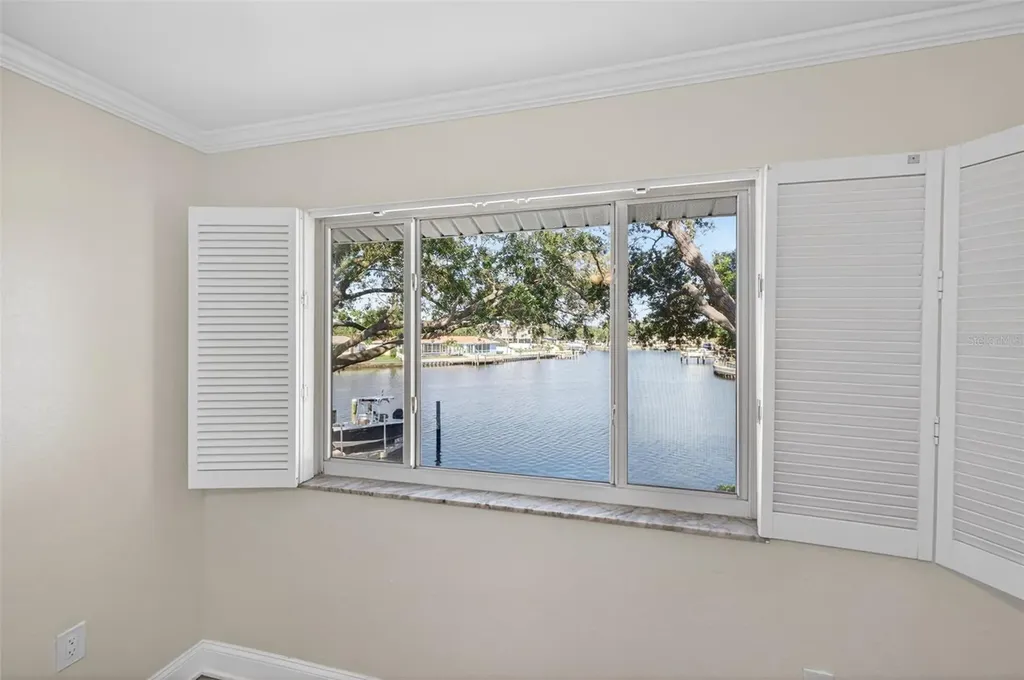 6497 Cape Hatteras Way NE St Petersburg FL 33702