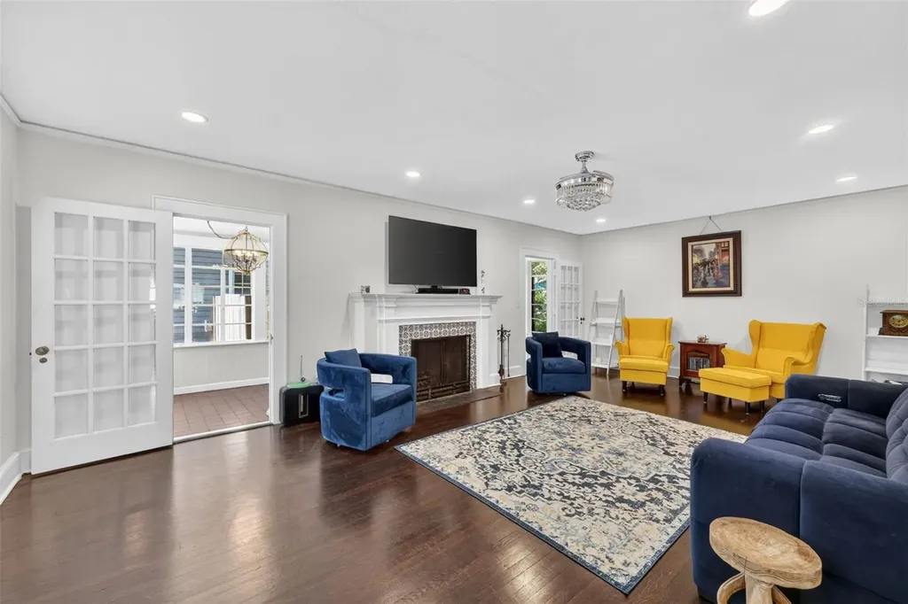 320 N Betty Lane Clearwater FL 33755