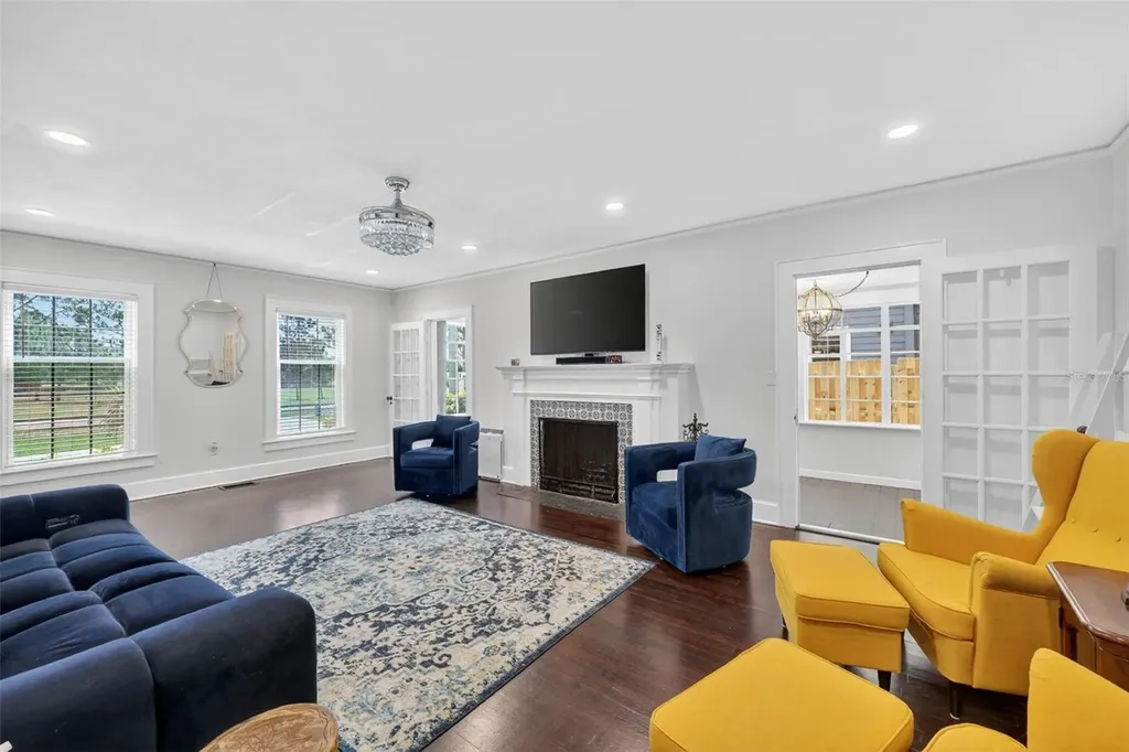 320 N Betty Lane Clearwater FL 33755