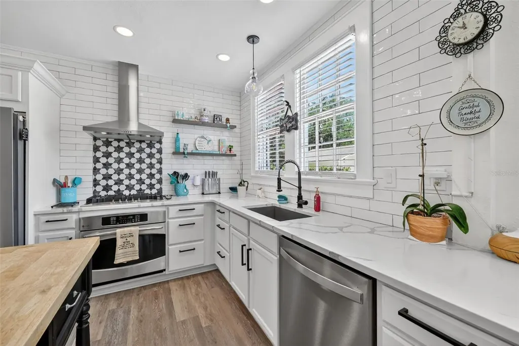 320 N Betty Lane Clearwater FL 33755