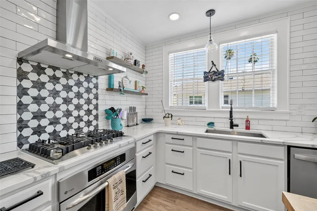 320 N Betty Lane Clearwater FL 33755