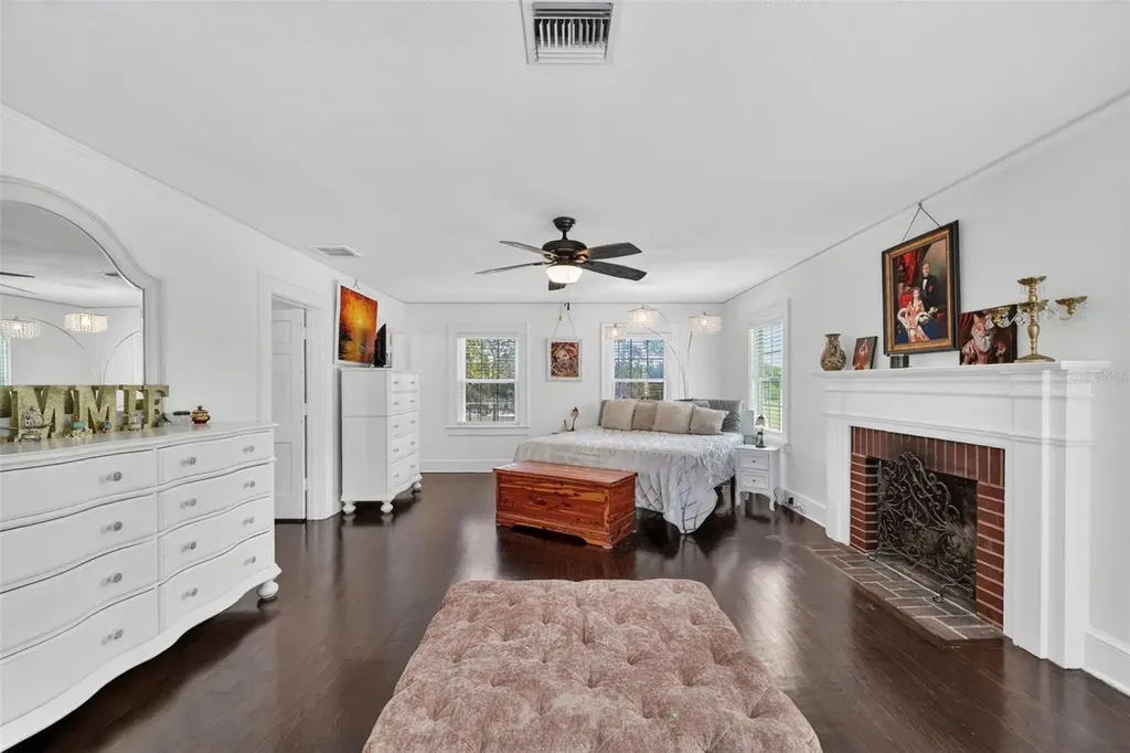 320 N Betty Lane Clearwater FL 33755
