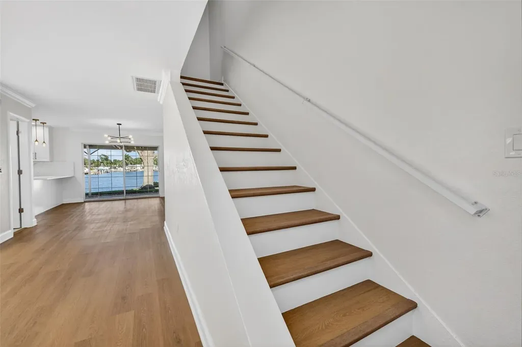 6497 Cape Hatteras Way NE St Petersburg FL 33702