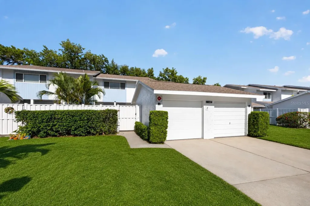 6497 Cape Hatteras Way NE St Petersburg FL 33702