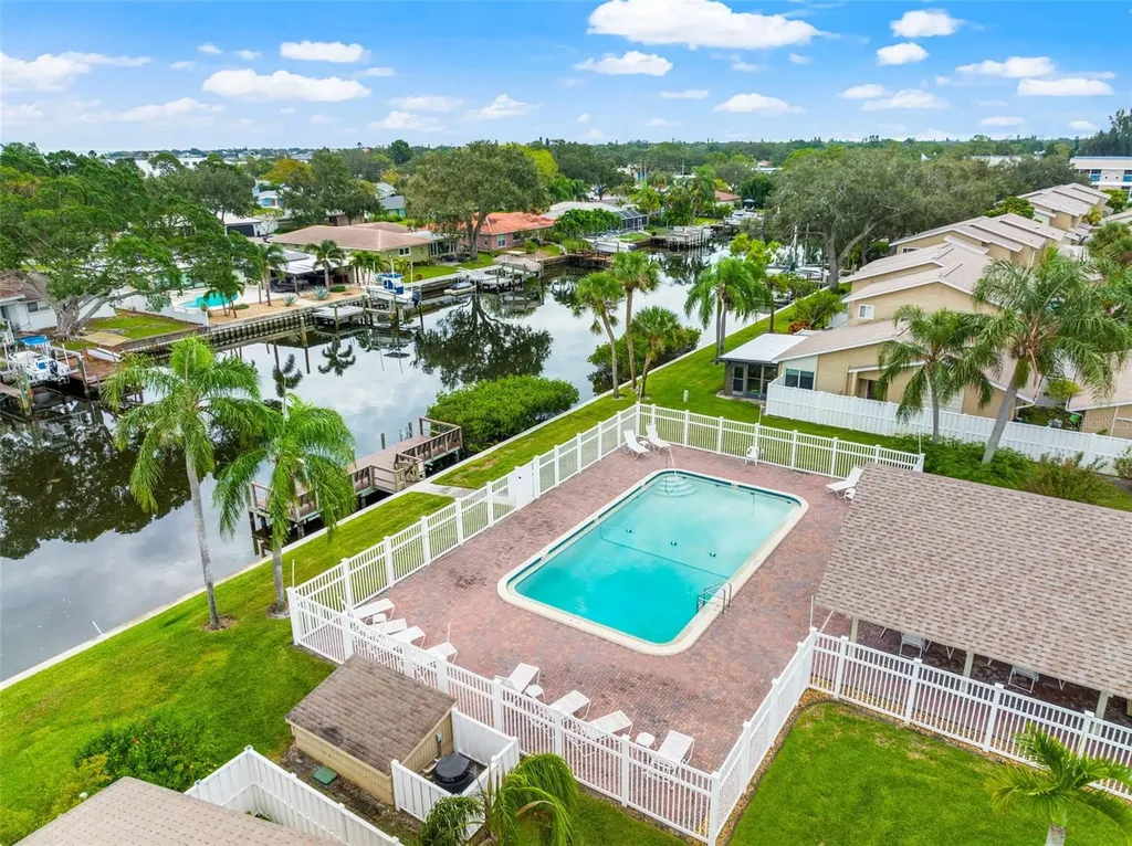 6497 Cape Hatteras Way NE St Petersburg FL 33702