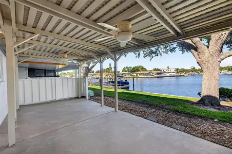 6497 Cape Hatteras Way NE St Petersburg FL 33702