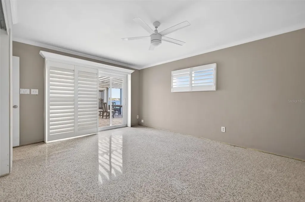 1276 37th Avenue NE St Petersburg FL 33704