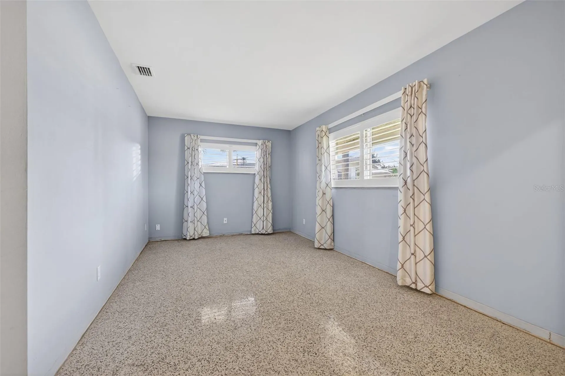 1276 37th Avenue NE St Petersburg FL 33704