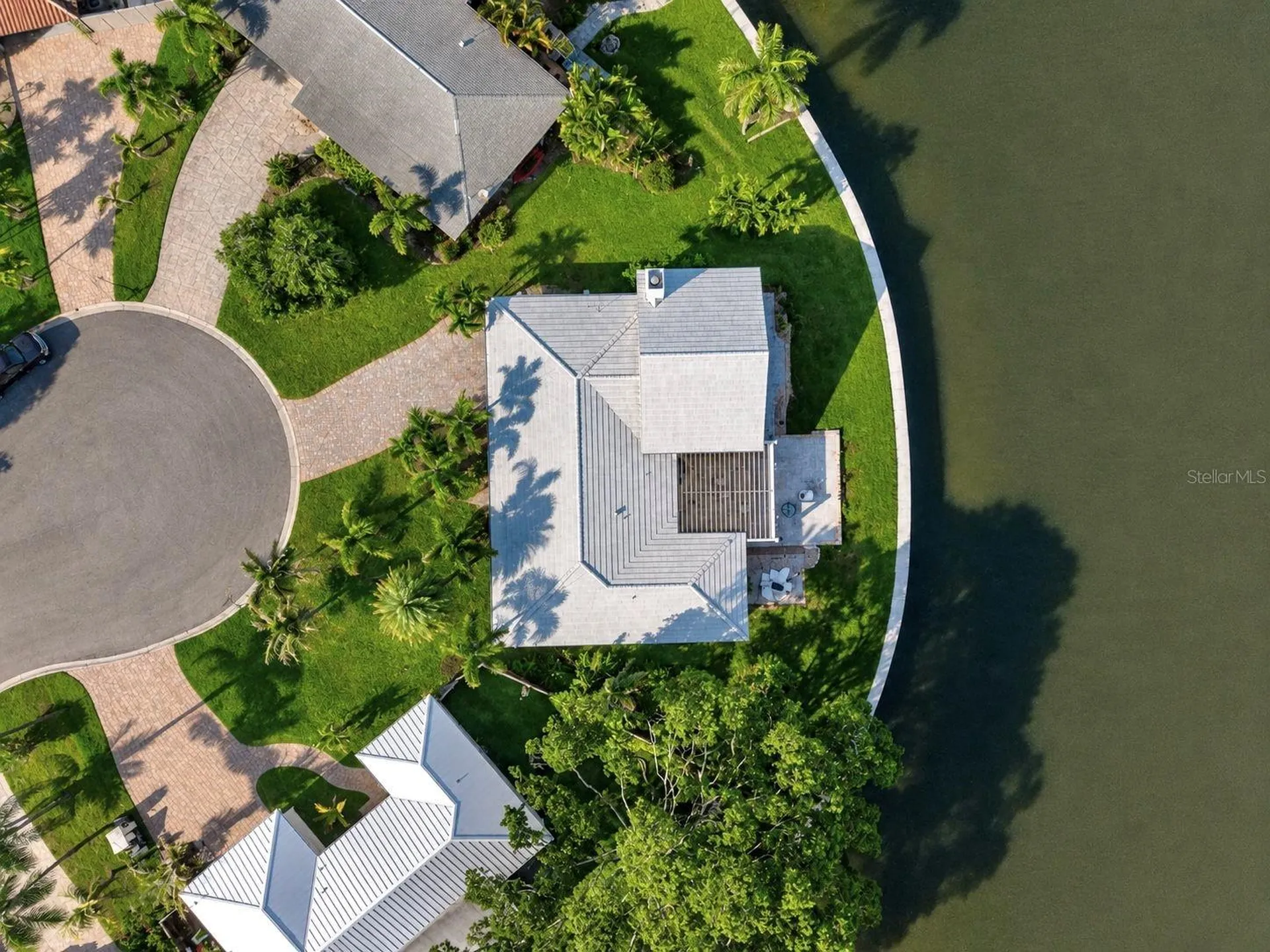 1276 37th Avenue NE St Petersburg FL 33704