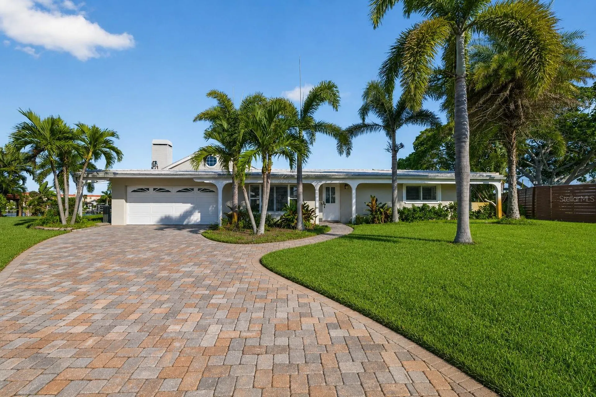 1276 37th Avenue NE St Petersburg FL 33704