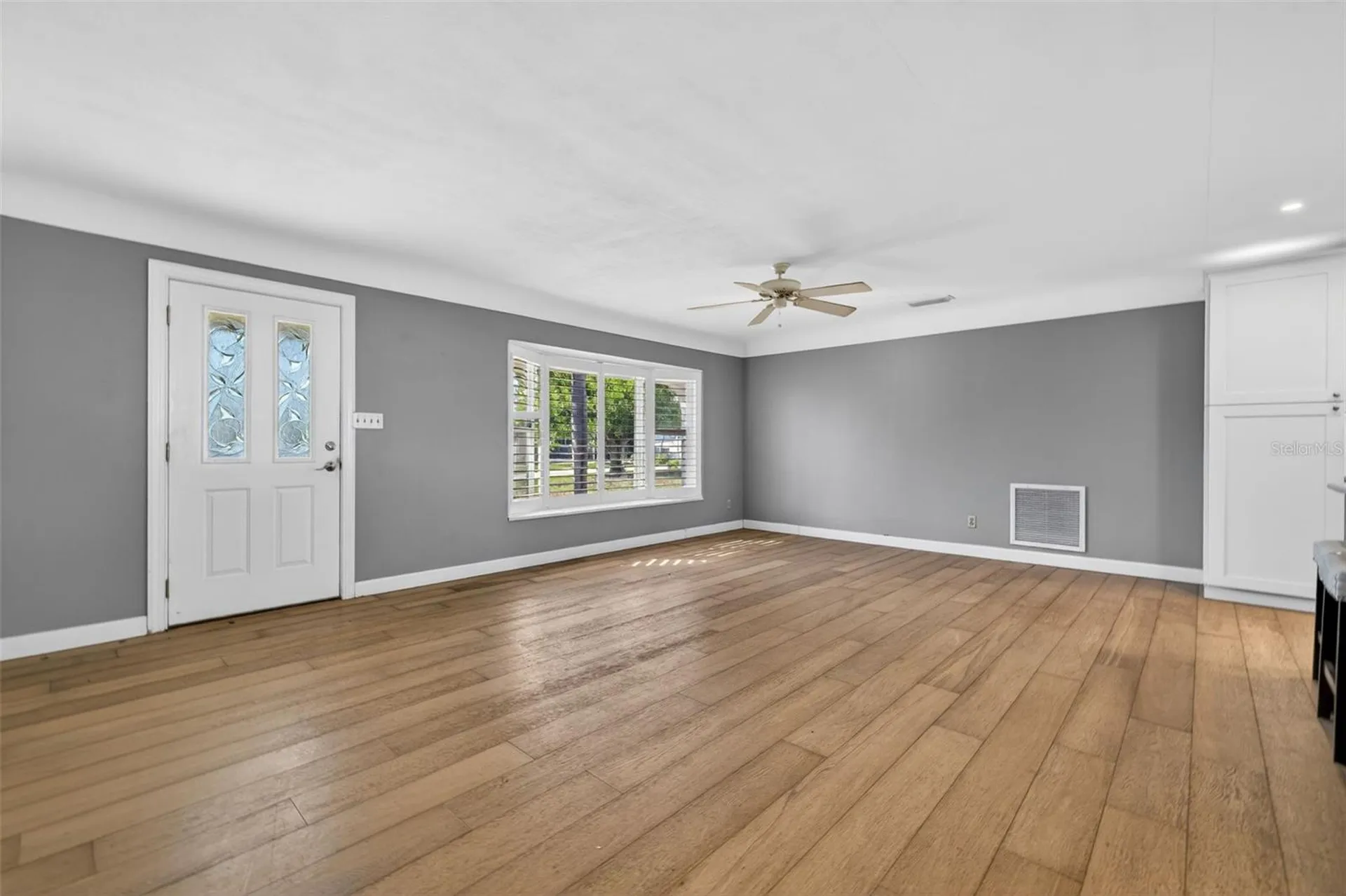 1276 37th Avenue NE St Petersburg FL 33704