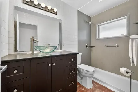 1276 37th Avenue NE St Petersburg FL 33704
