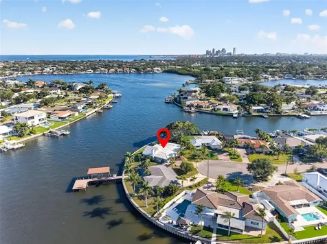 1276 37th Avenue NE St Petersburg FL 33704