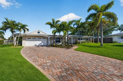1276 37th Avenue NE St Petersburg FL 33704