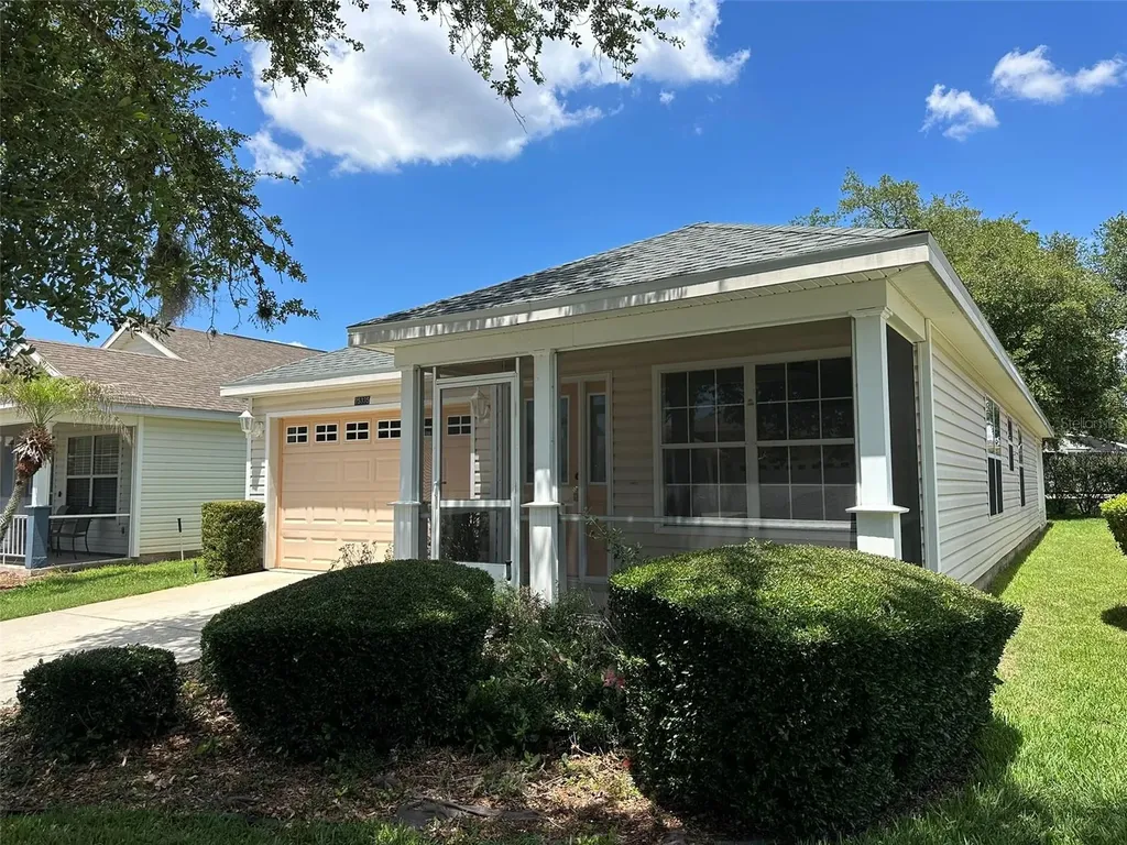 25335 Cranes Roost Circle Leesburg FL 34748