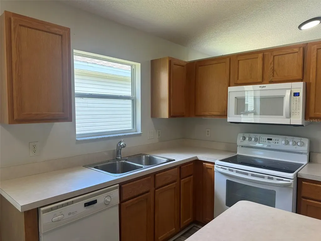 25335 Cranes Roost Circle Leesburg FL 34748