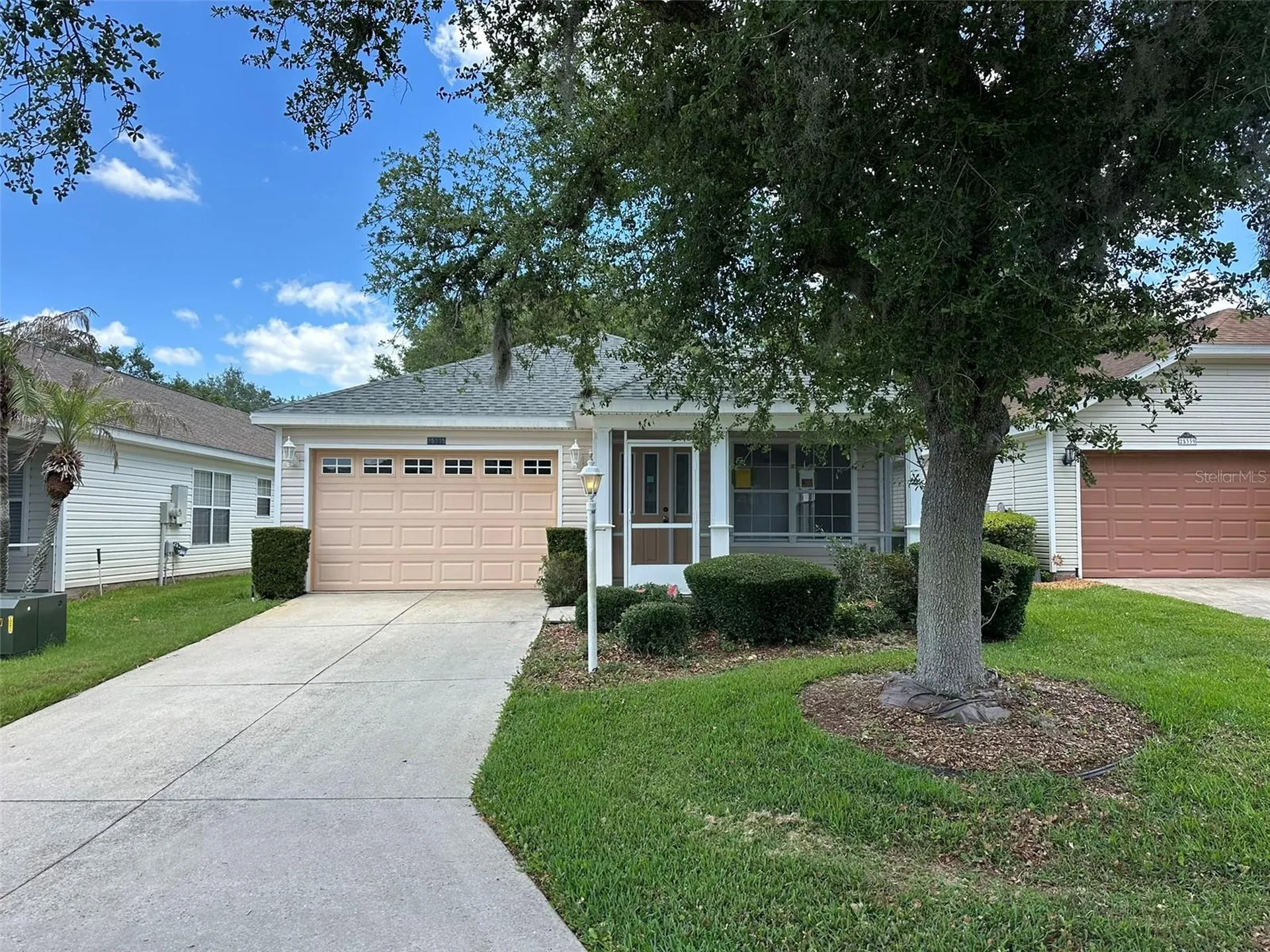 25335 Cranes Roost Circle Leesburg FL 34748