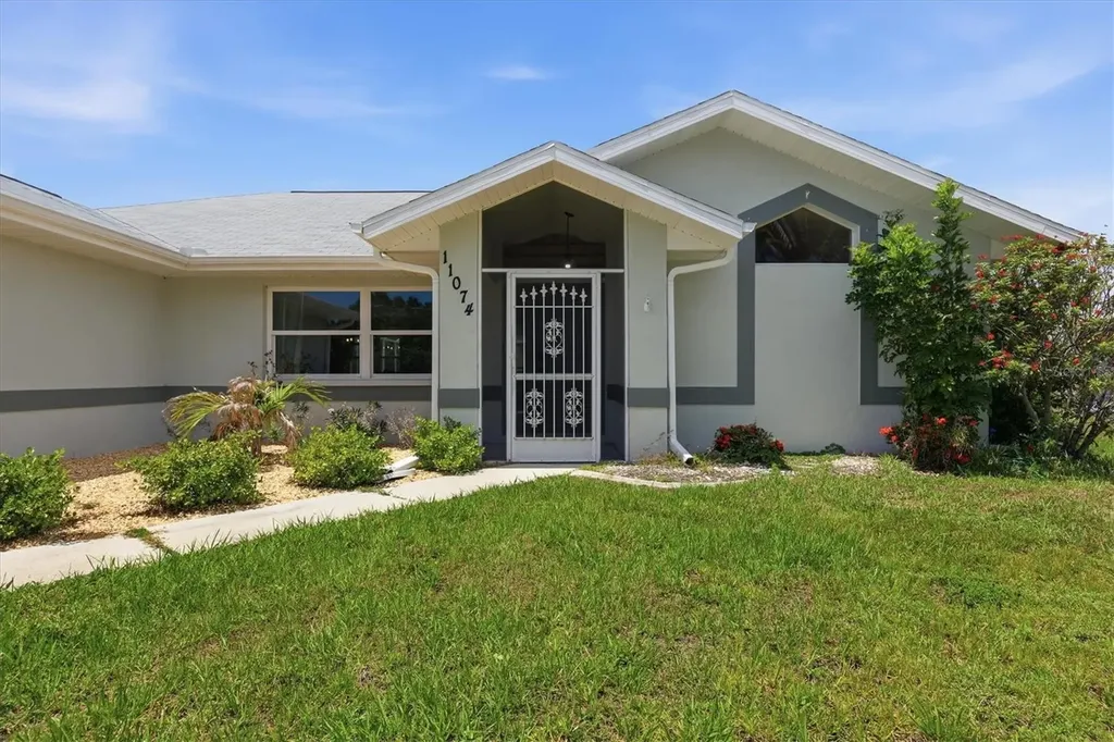 11074 Greenway Avenue Englewood FL 34224