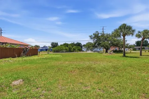 11074 Greenway Avenue Englewood FL 34224