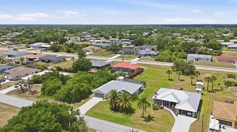 11074 Greenway Avenue Englewood FL 34224