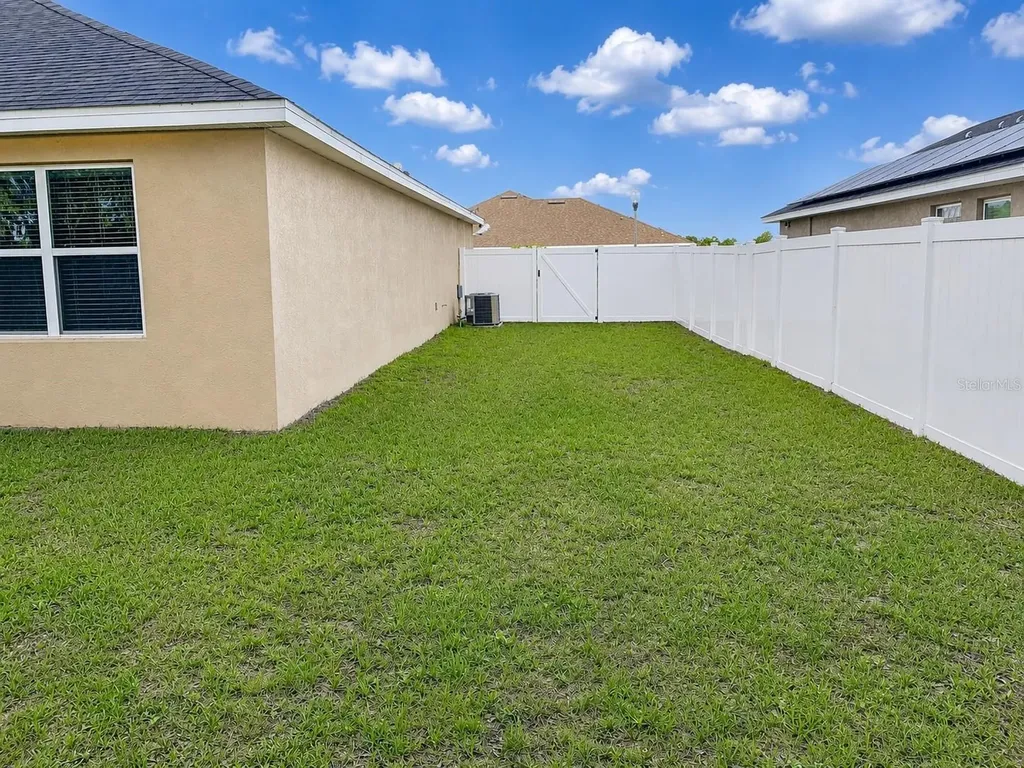 9902 SE 37th Terrace Belleview FL 34420