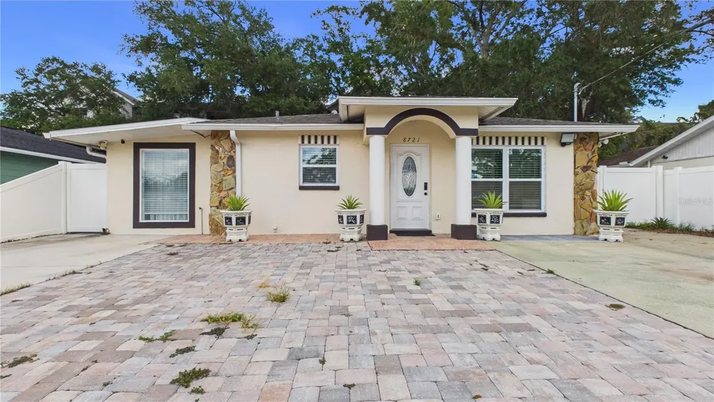 8721 N Orangeview Avenue Tampa FL 33617