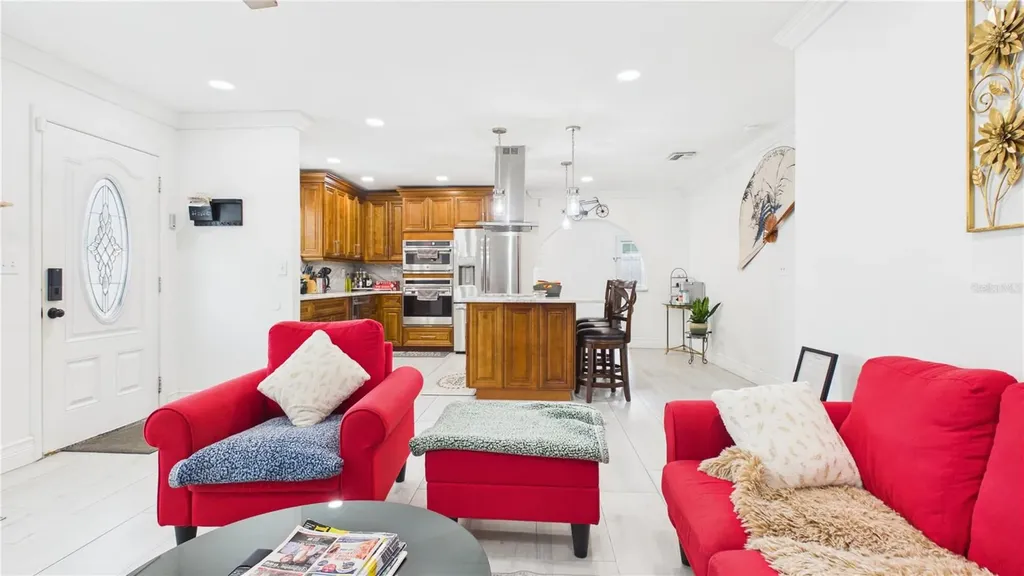 8721 N Orangeview Avenue Tampa FL 33617
