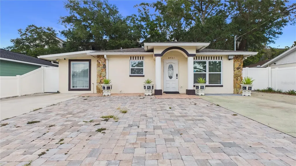 8721 N Orangeview Avenue Tampa FL 33617