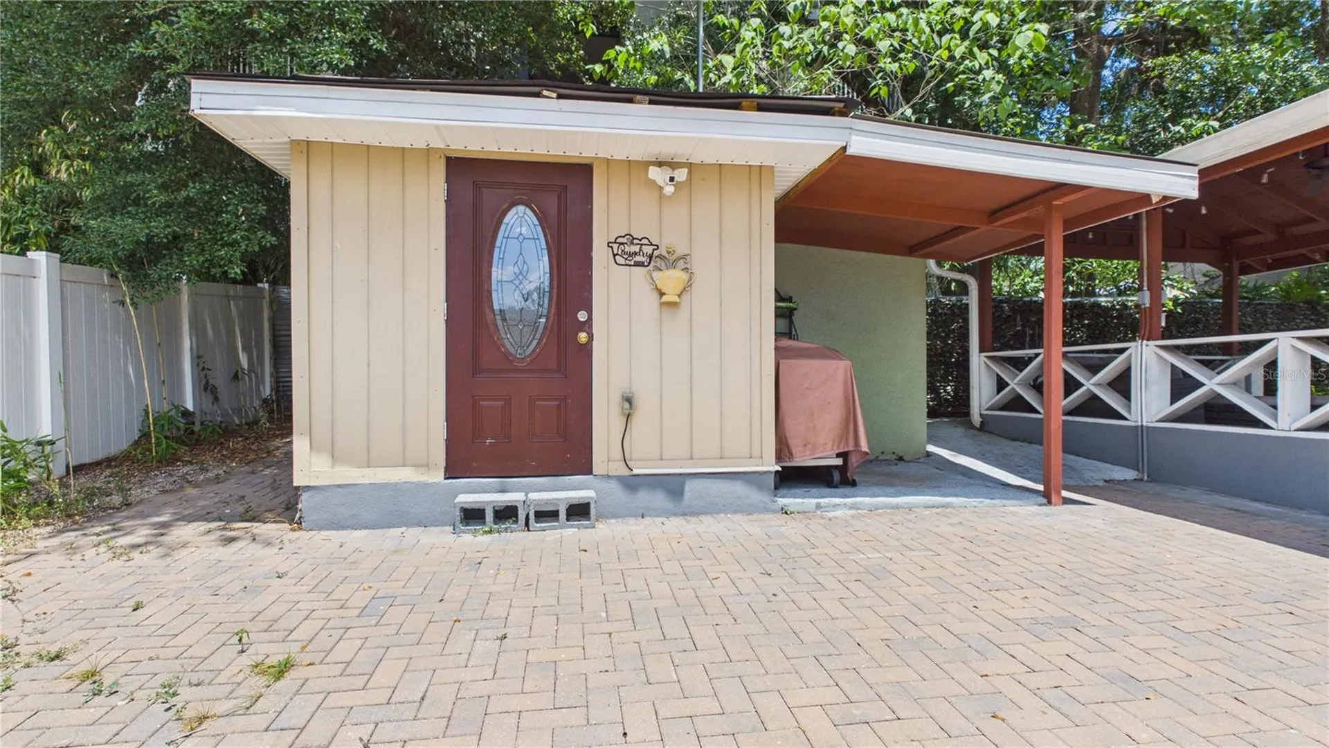 8721 N Orangeview Avenue Tampa FL 33617
