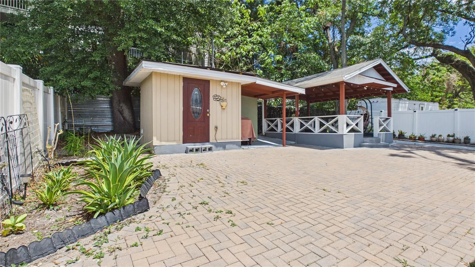 8721 N Orangeview Avenue Tampa FL 33617