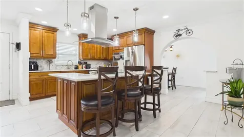 8721 N Orangeview Avenue Tampa FL 33617