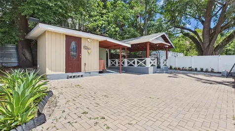 8721 N Orangeview Avenue Tampa FL 33617