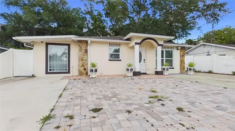 8721 N Orangeview Avenue Tampa FL 33617