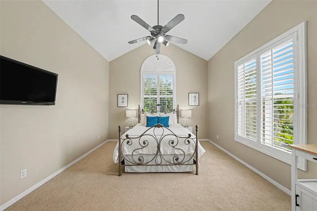833 Marco Drive NE St Petersburg FL 33702