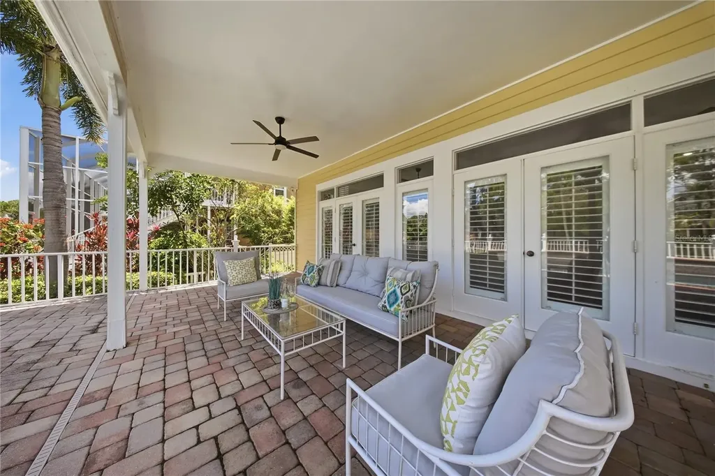 833 Marco Drive NE St Petersburg FL 33702