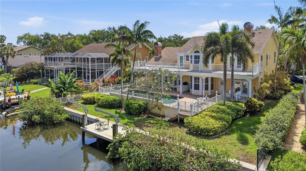 833 Marco Drive NE St Petersburg FL 33702