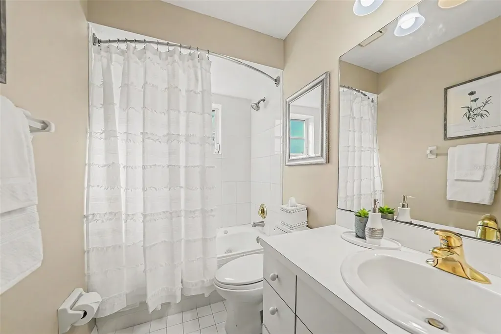 833 Marco Drive NE St Petersburg FL 33702