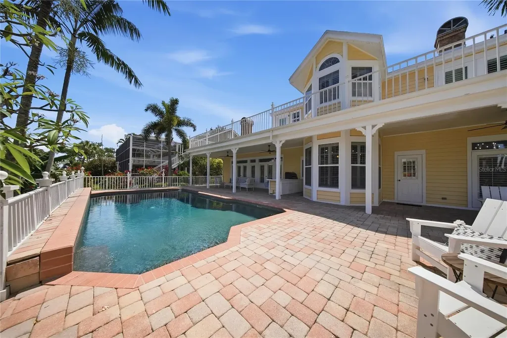 833 Marco Drive NE St Petersburg FL 33702