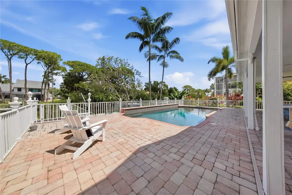 833 Marco Drive NE St Petersburg FL 33702