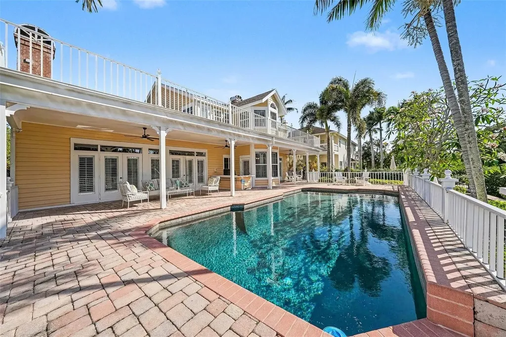 833 Marco Drive NE St Petersburg FL 33702